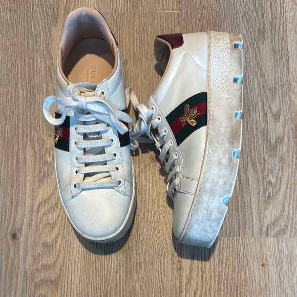 Gucci White Platform Sneakers with Bee Embroidery - Picture 1 of 10